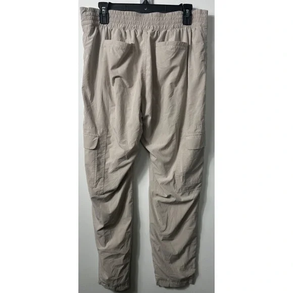 Athleta Chelsea Lined Cargo Pants Womens 14 Beige Mid Stretch Waist Pocket C11 - Picture 3 of 8